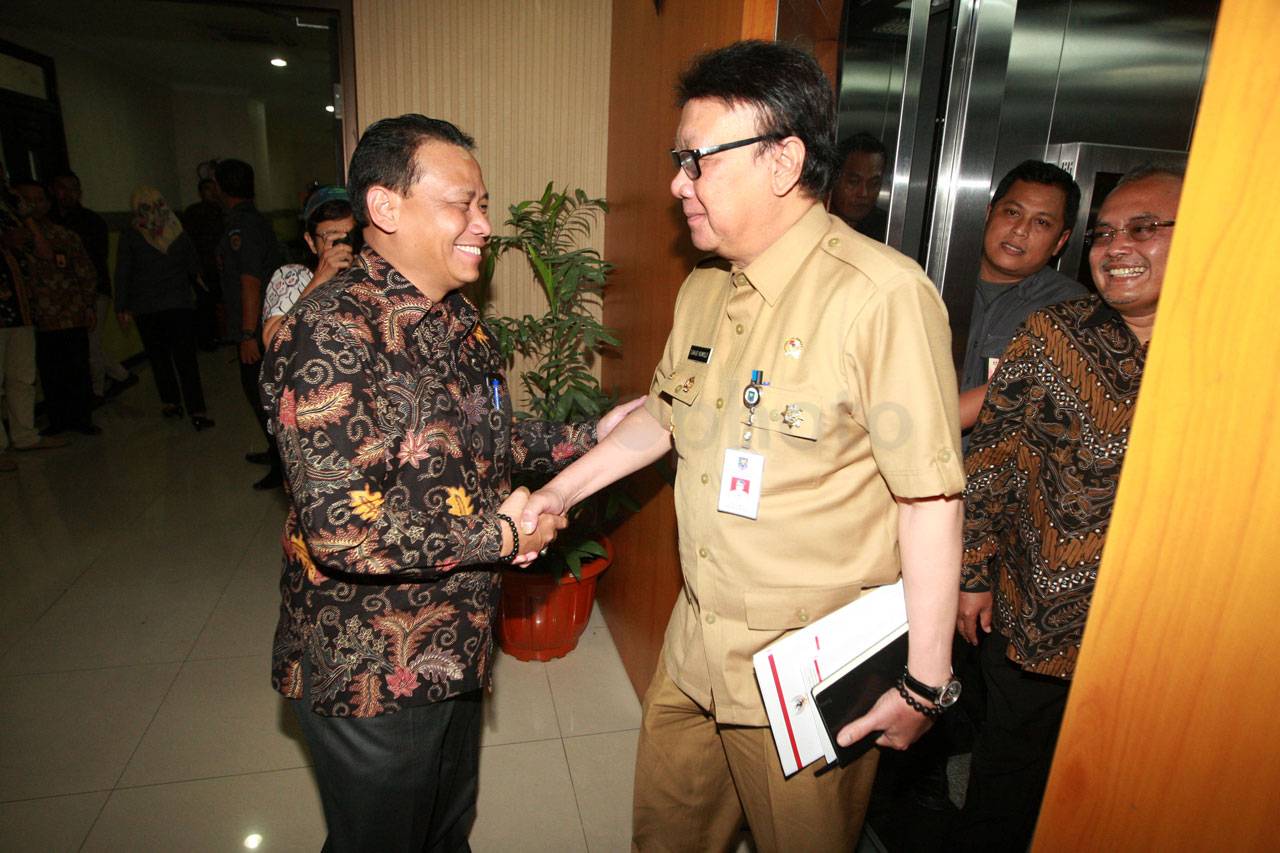 Bahas Pilkada Serentak,...