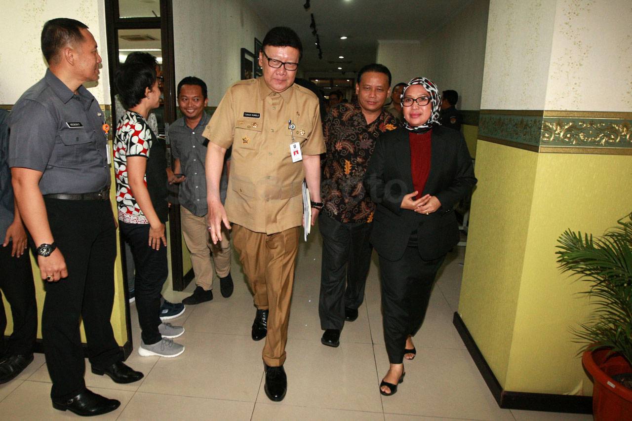 Bahas Pilkada Serentak,...