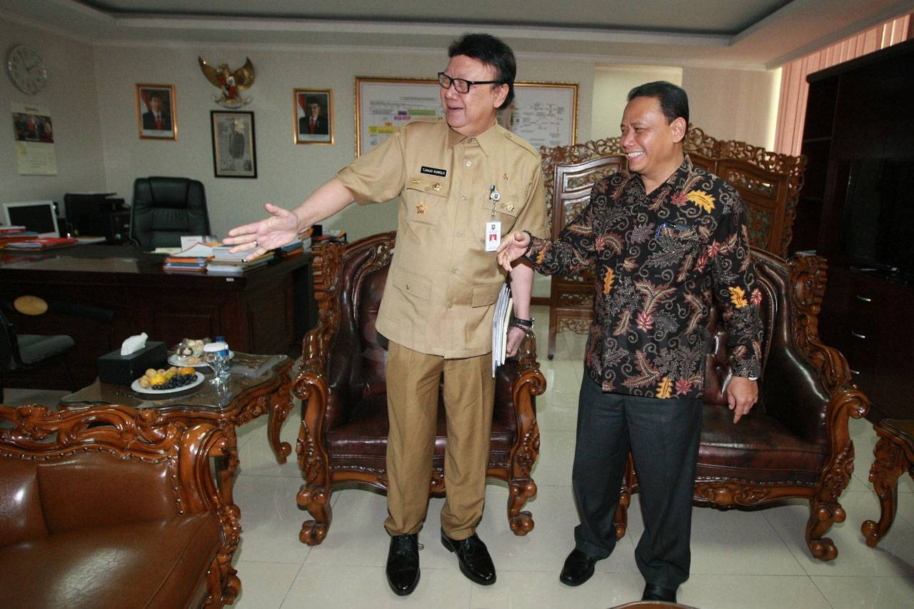 Bahas Pilkada Serentak,...