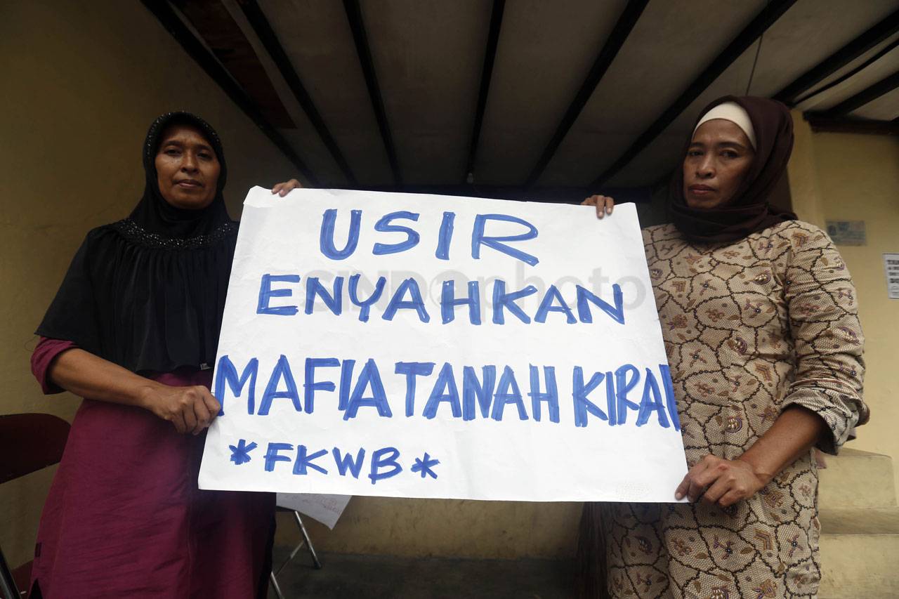 Warga Kirai Kebayoran...