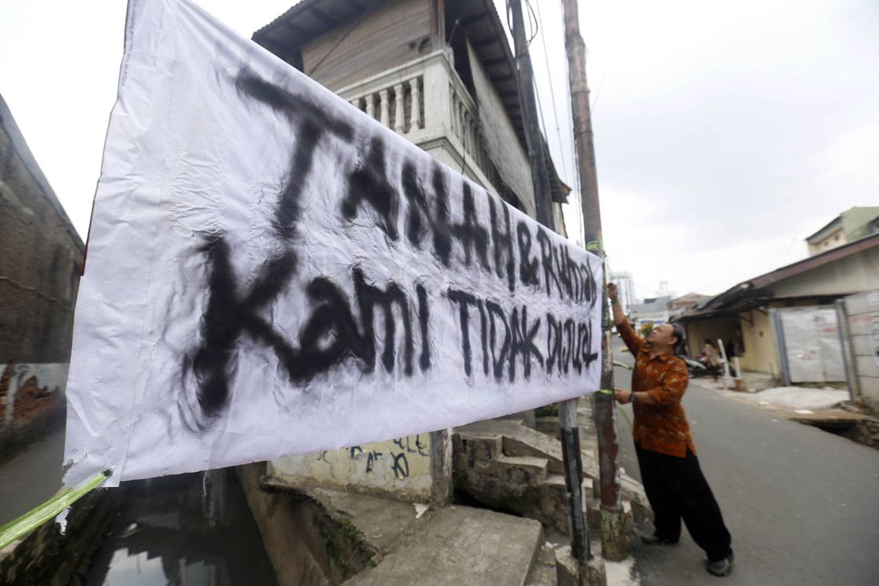Warga Kirai Kebayoran...