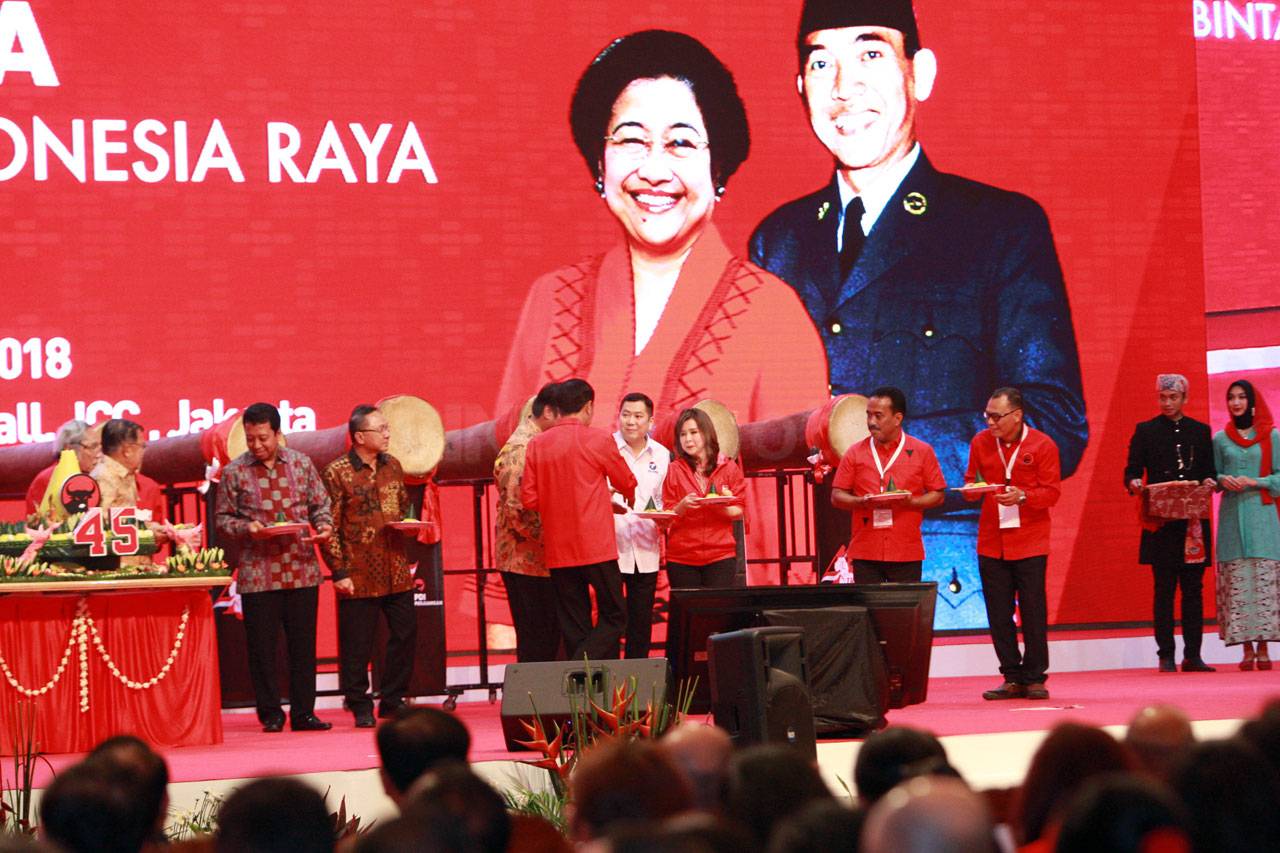 Presiden Jokowi Hadiri...