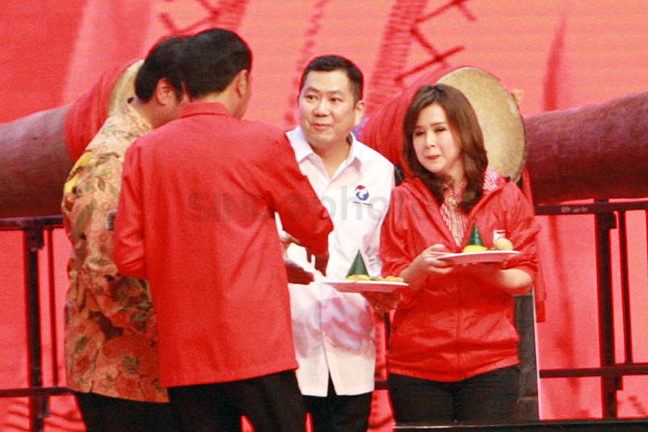 Presiden Jokowi Hadiri...