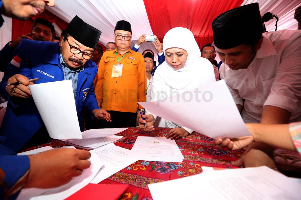 Pasangan Khofifah-Emil...