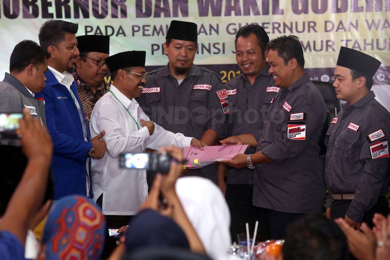 Pasangan Khofifah-Emil...