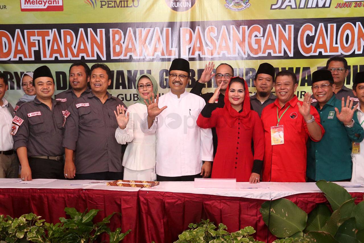 Pasangan Gus Ipul-Puti...