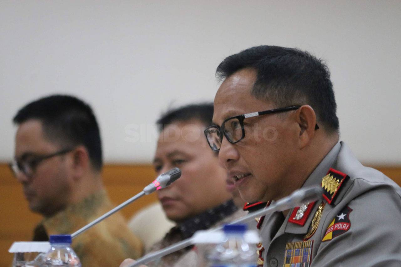 DPR Gelar Rapat Konsultasi...