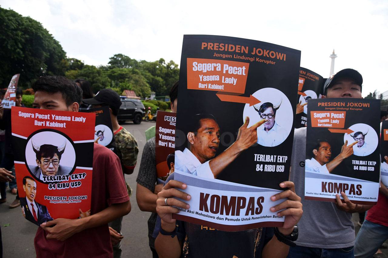 Massa Kompas Tuntut...