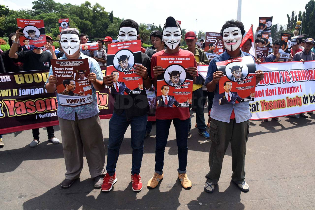 Massa Kompas Tuntut...