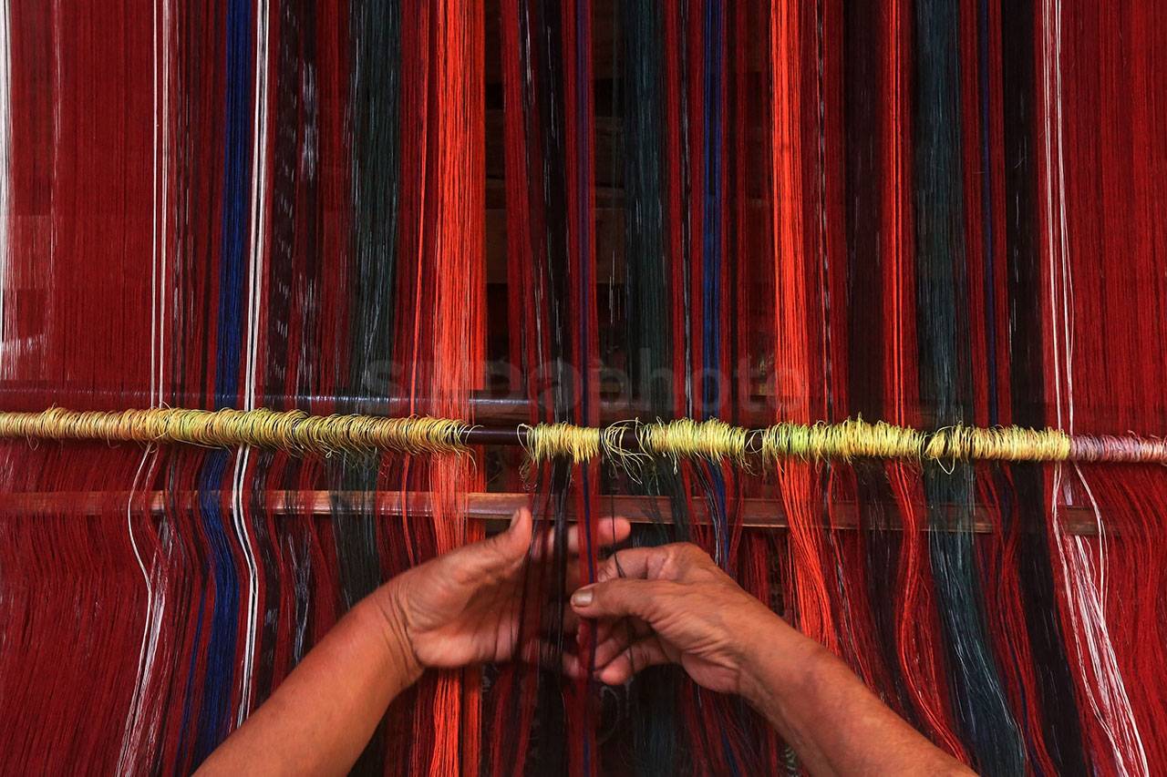 Ulos Tradisional di...