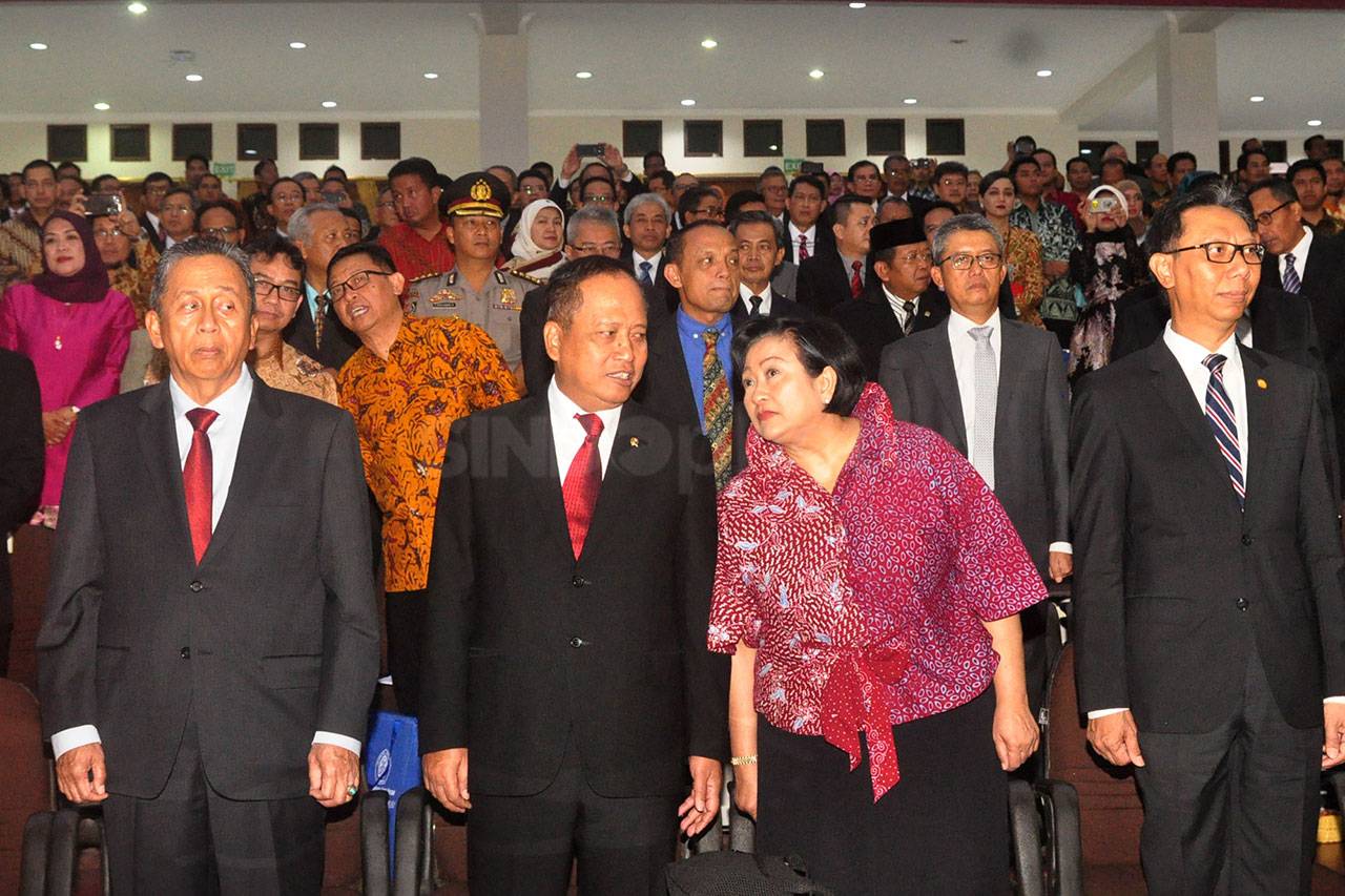 Muliaman D Hadad Dikukuhkan...