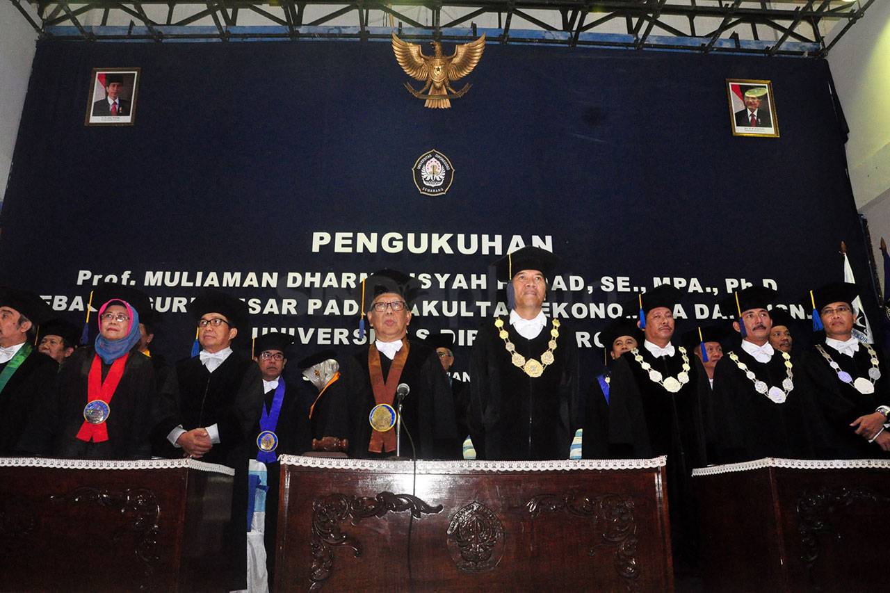 Muliaman D Hadad Dikukuhkan...