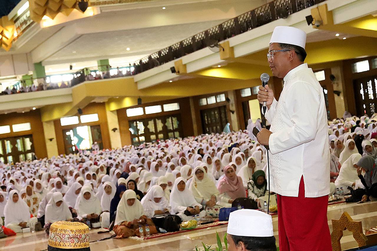 PKS Gelar Peringatan...