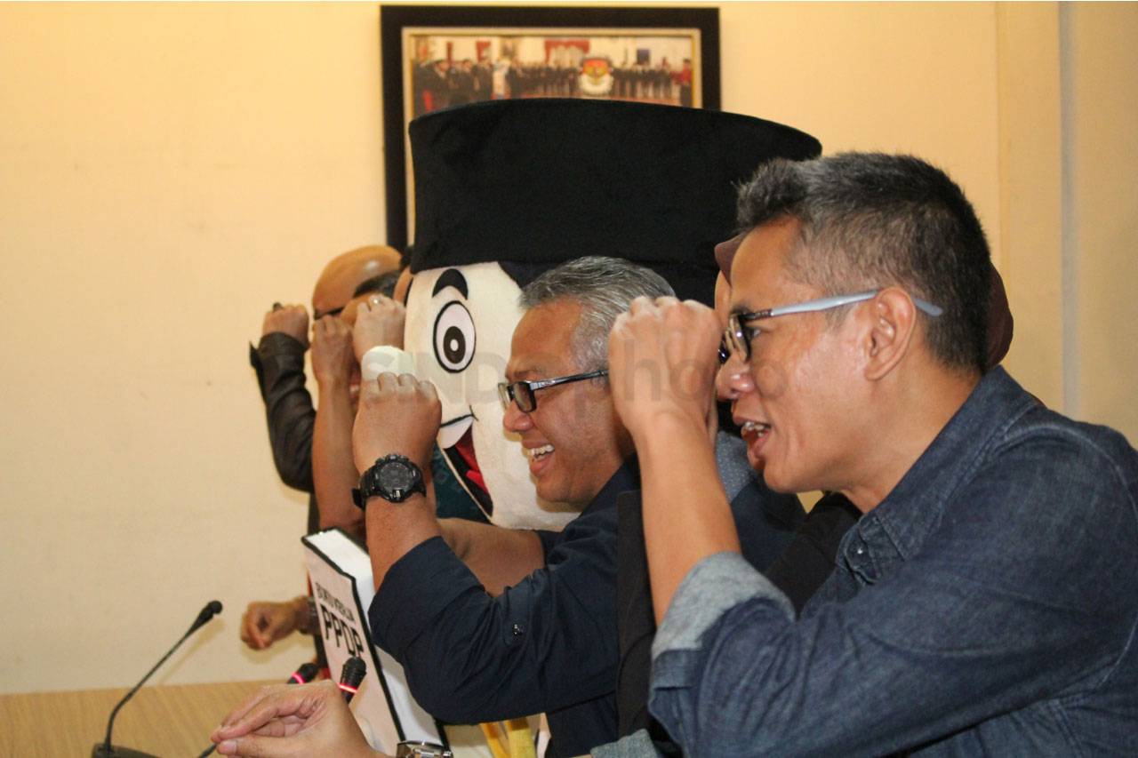 Jelang Pilkada Serentak,...