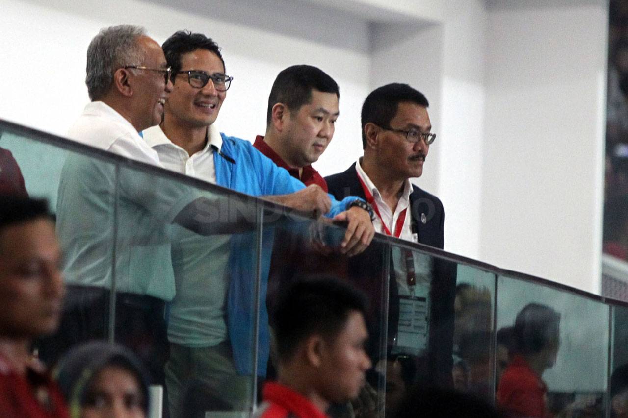 Bersama Jokowi, HT Saksikan...