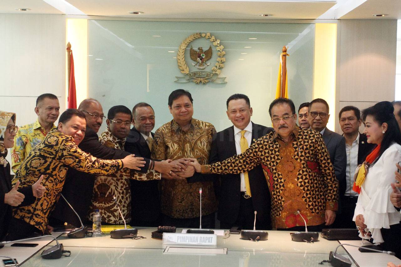 Airlangga Hartarto Resmi...