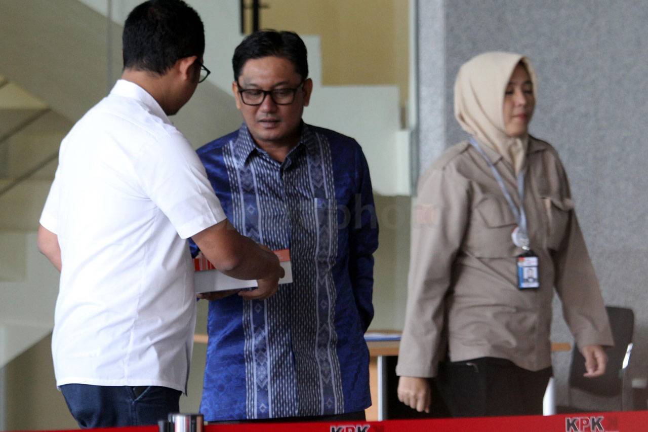 KPK Periksa Anggota...
