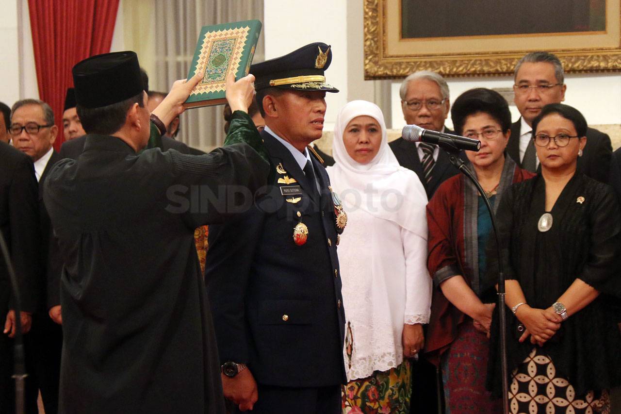 Presiden Jokowi Lantik...