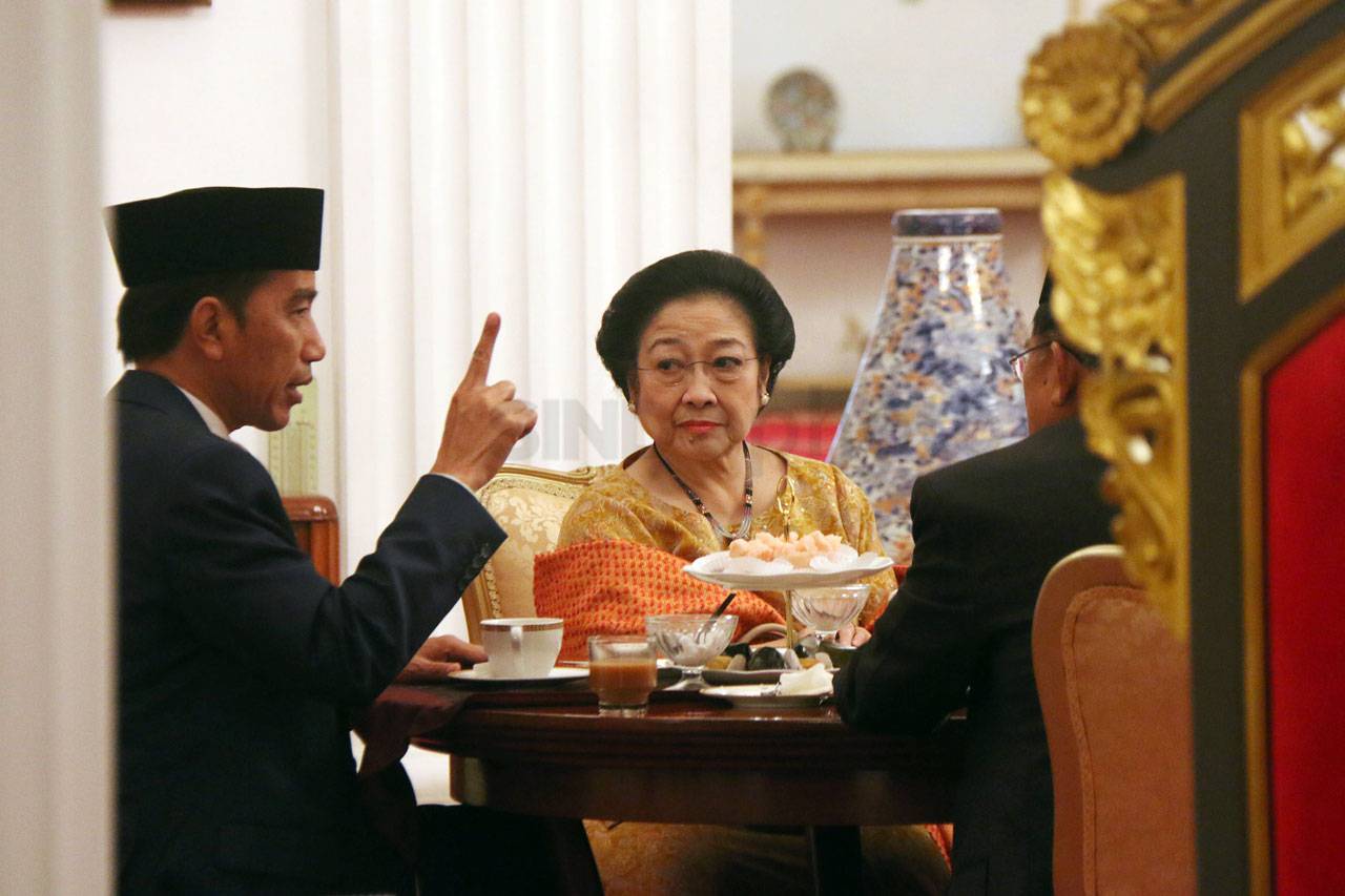 Presiden Jokowi Lantik...