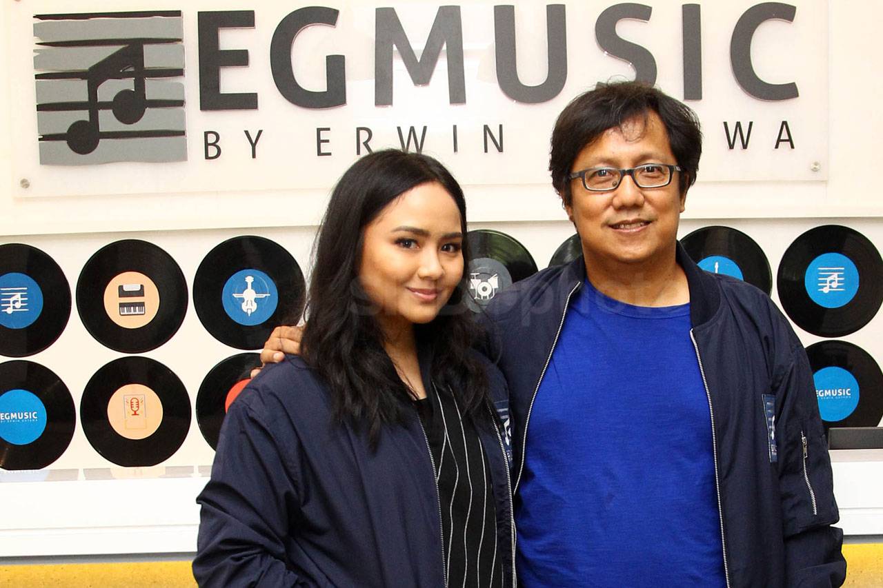 Musisi Erwin Gutawa...