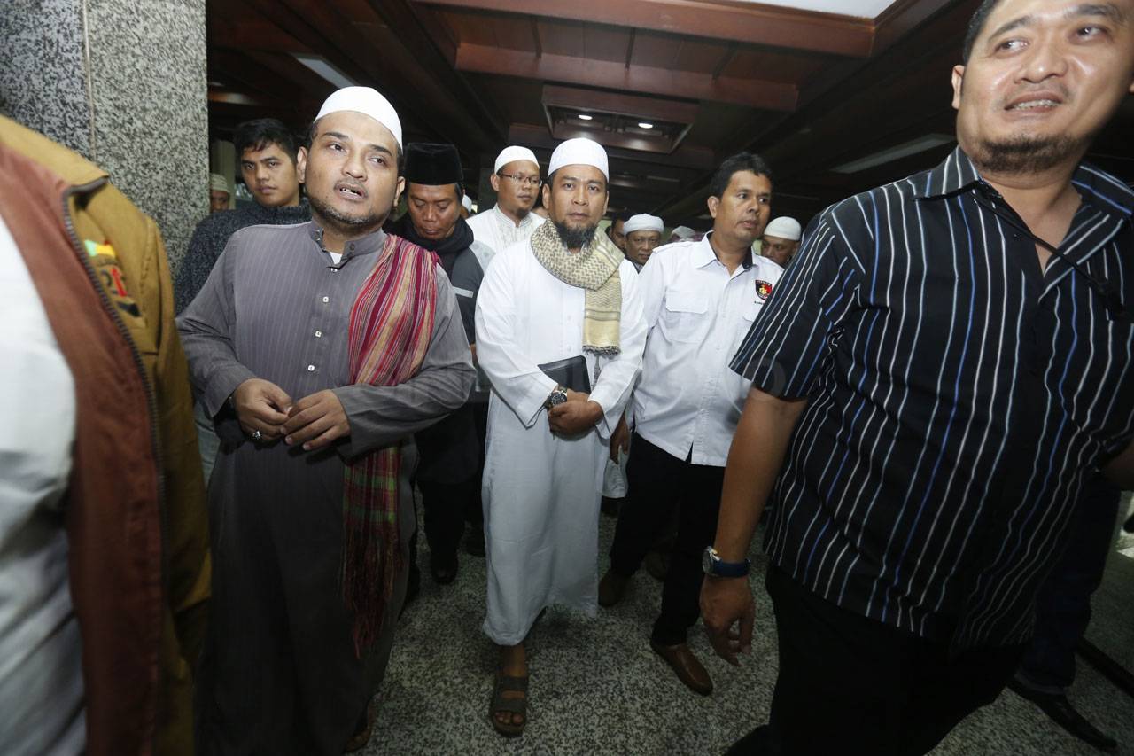 Ustaz Zulkifli Muhammad...