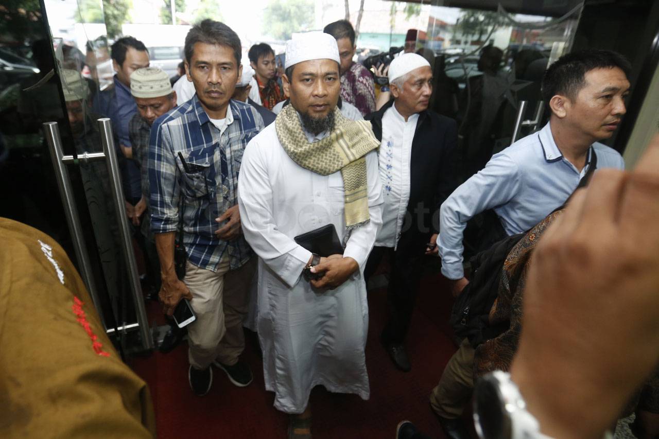 Ustaz Zulkifli Muhammad...