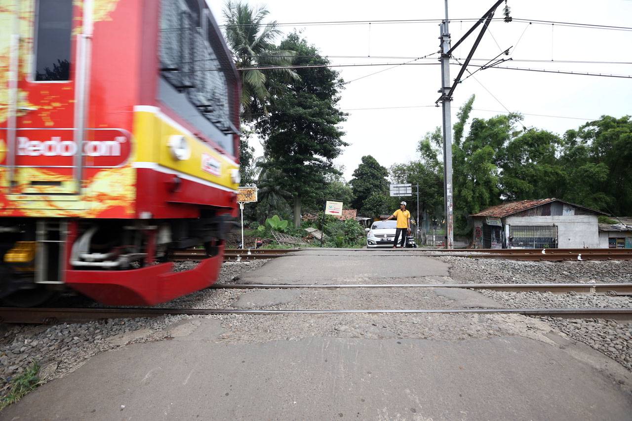 Pengatur Lalu Lintas...