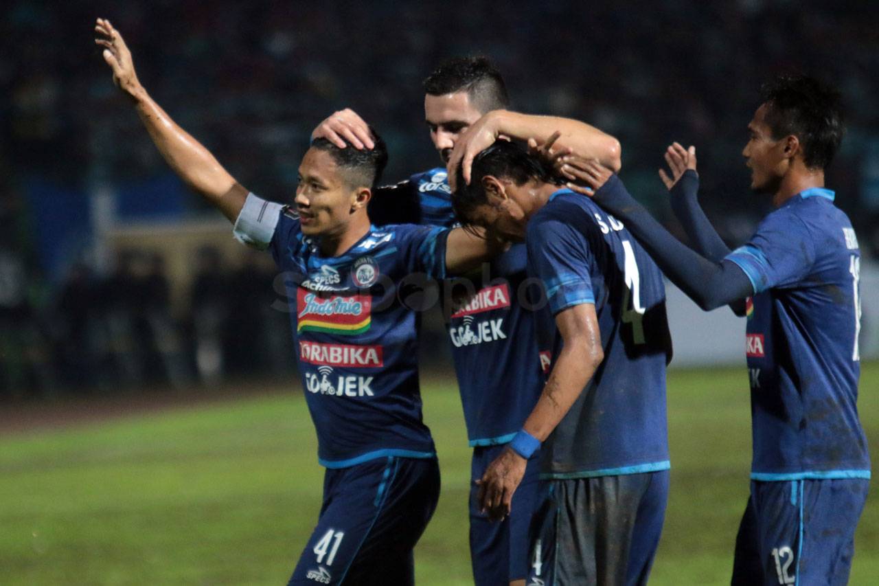 Arema FC dan Persela...