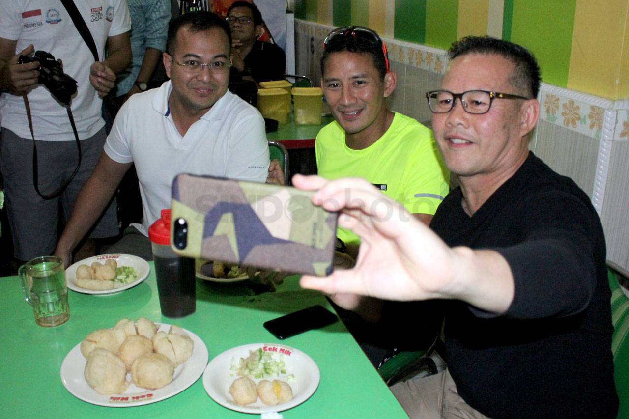 Sandiaga Uno Makan Pempek...
