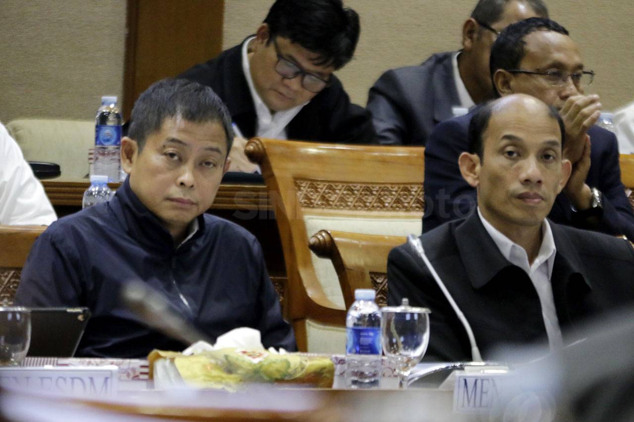 Menteri ESDM Raker dengan...