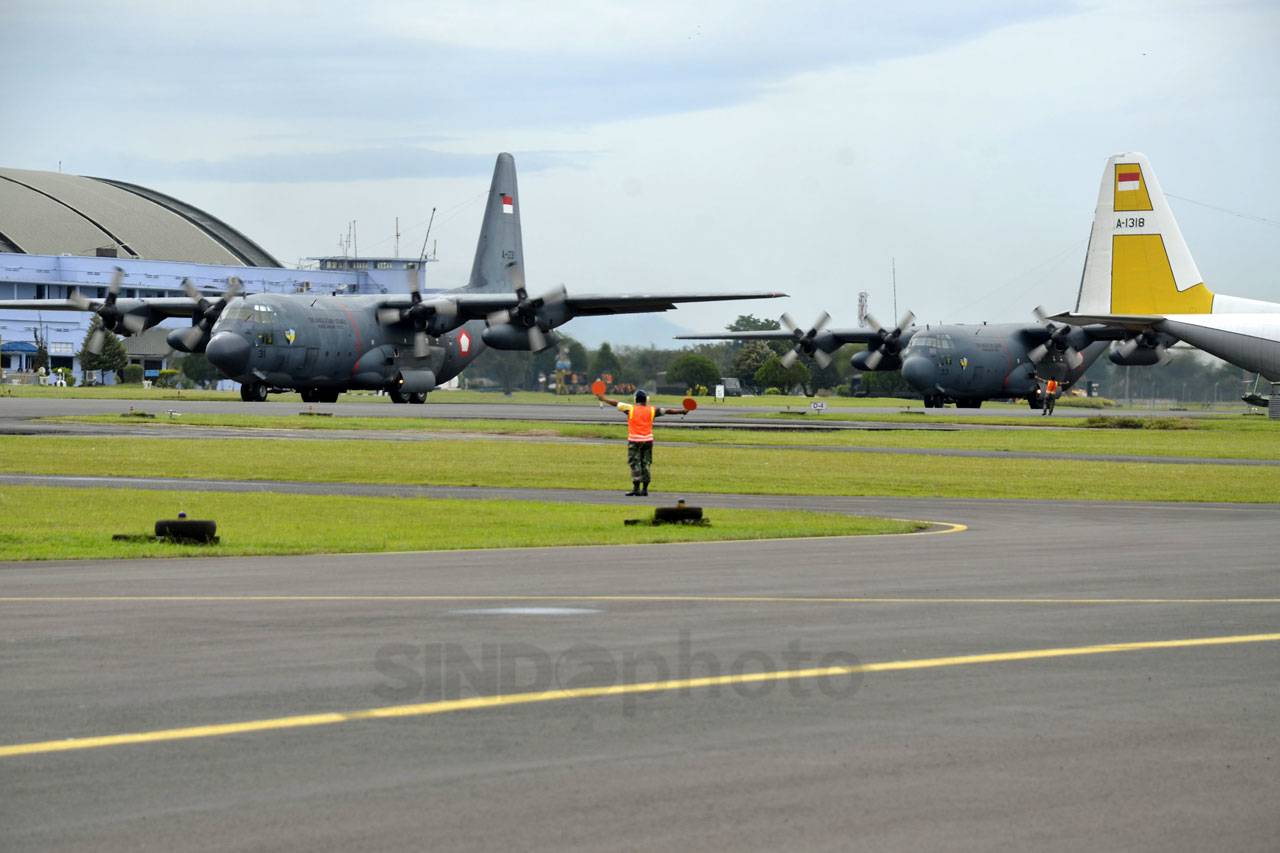 Panglima TNI Lepas Satgas...