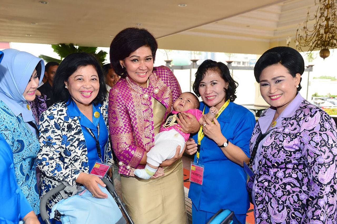 Ibu Menhan Berikan Pembekalan...