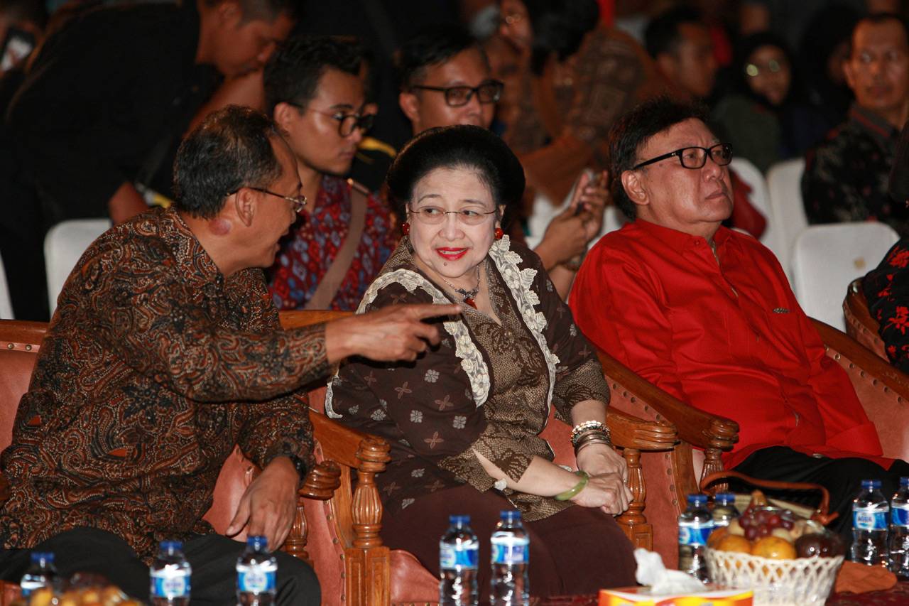 Megawati Hadiri Pagelaran...