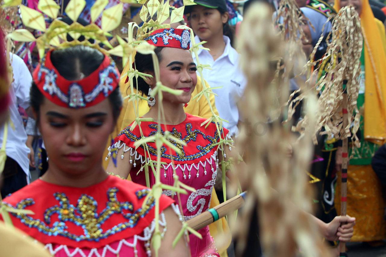 Kesenian Dayak Khas...