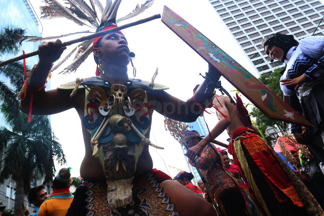 Kesenian Dayak Khas...