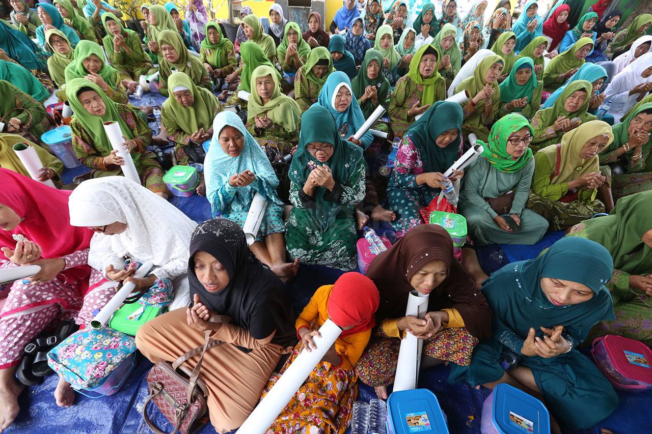 Khofifah Hadiri Pengajian...