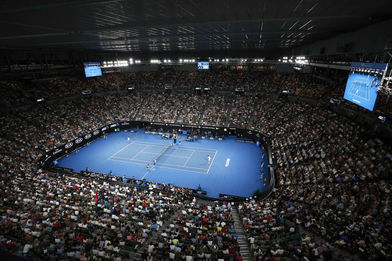Federer Pertahankan...