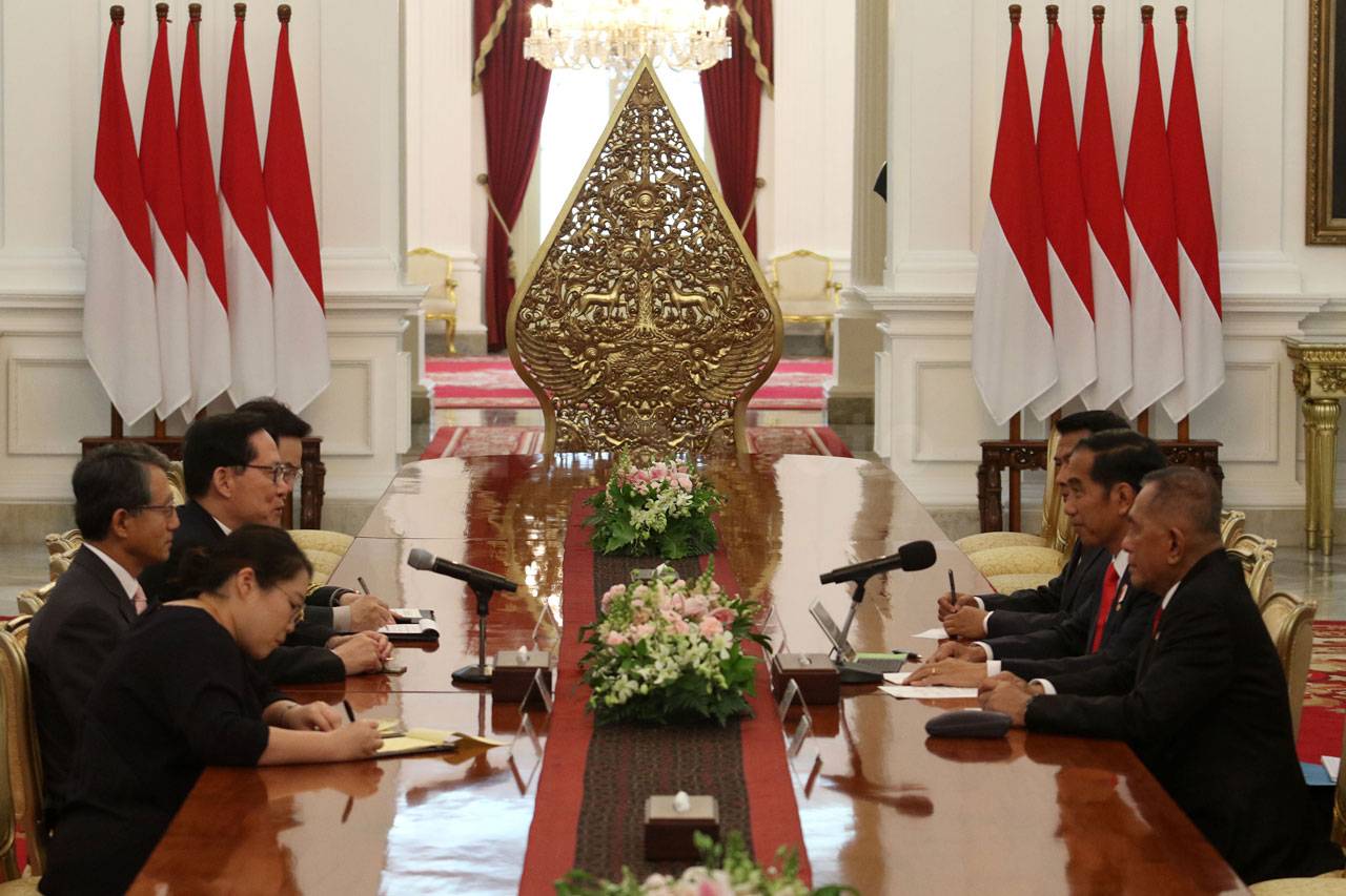 Presiden Jokowi Terima...