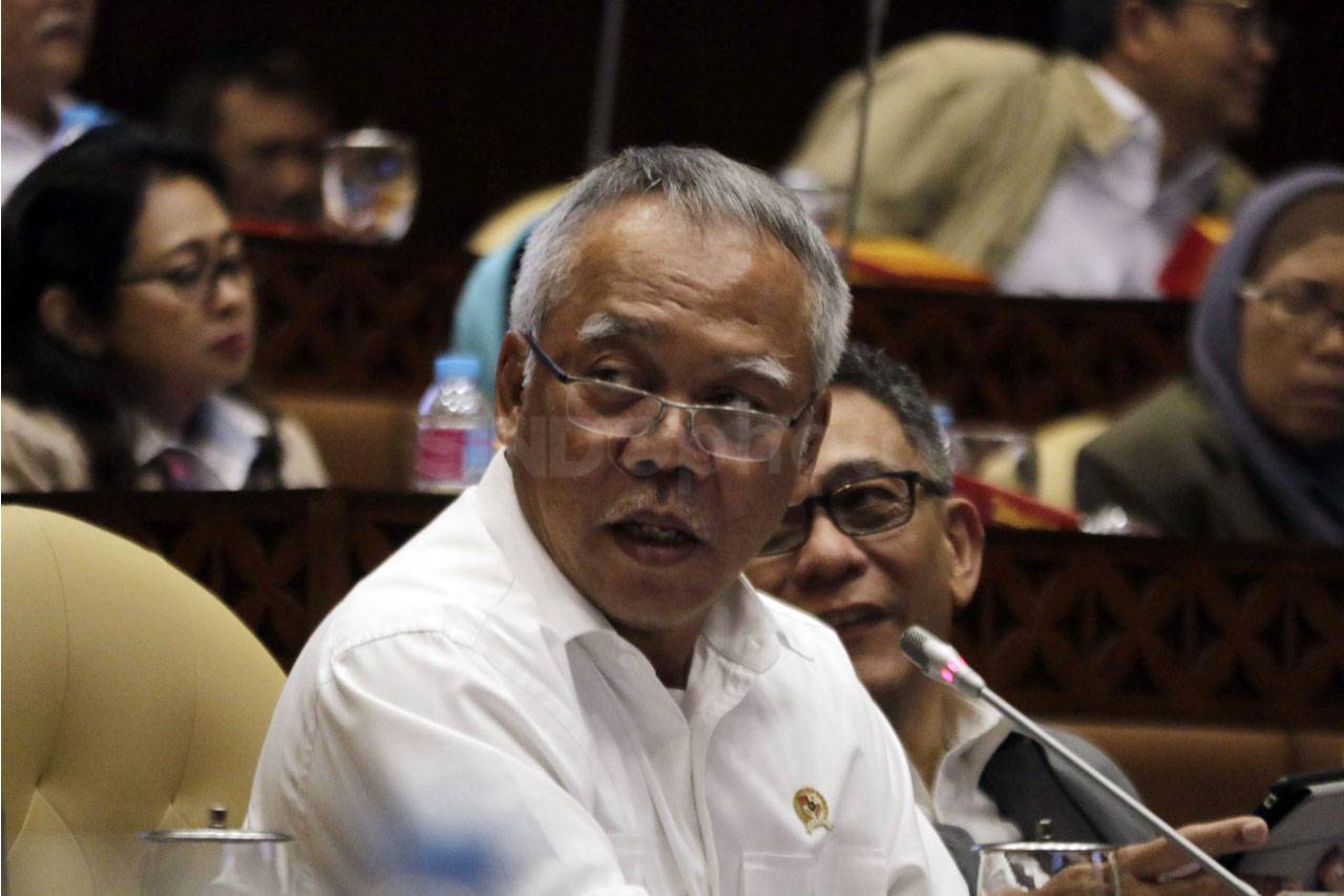 Menteri PUPR Raker dengan...