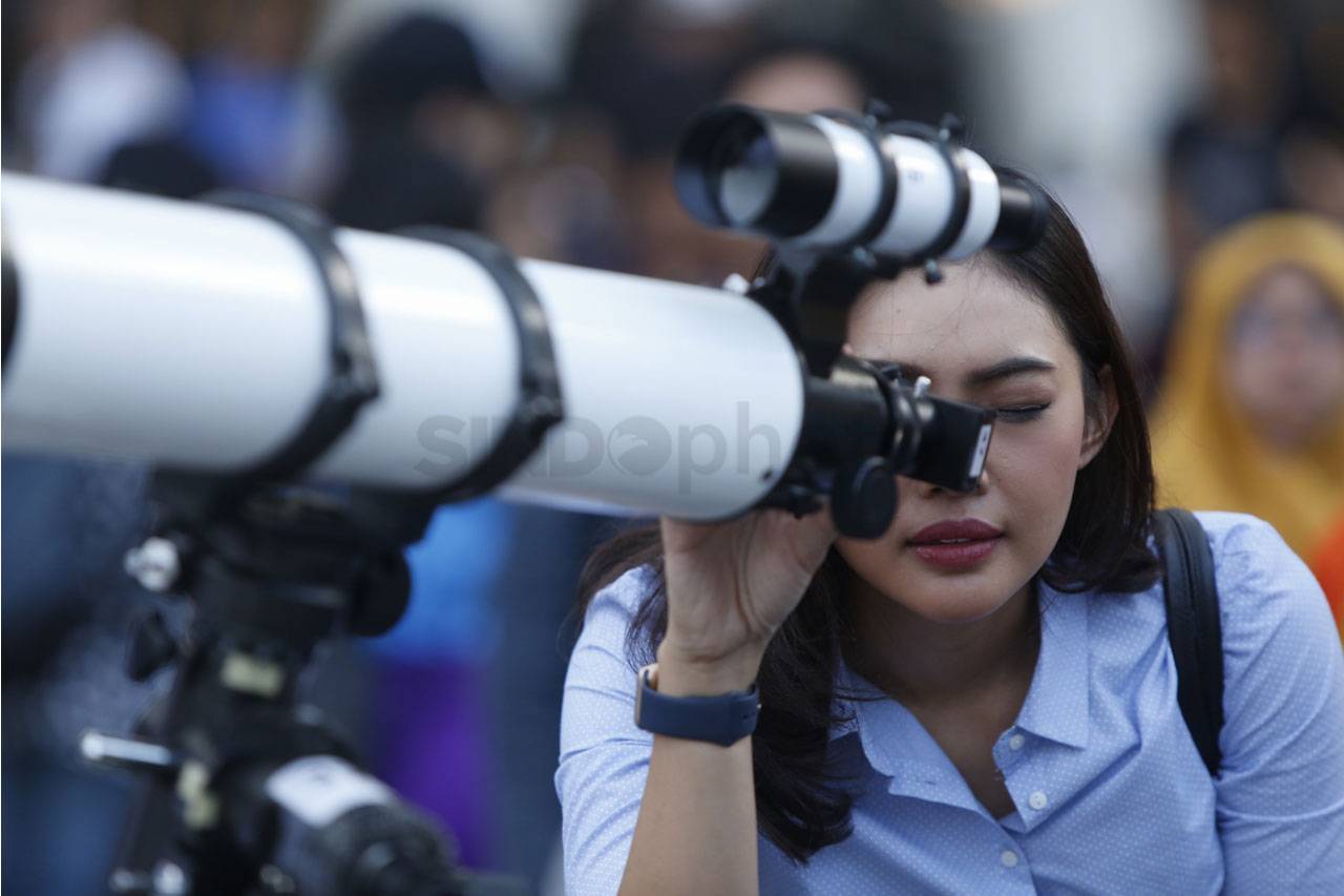 Warga Padati Planetarium...
