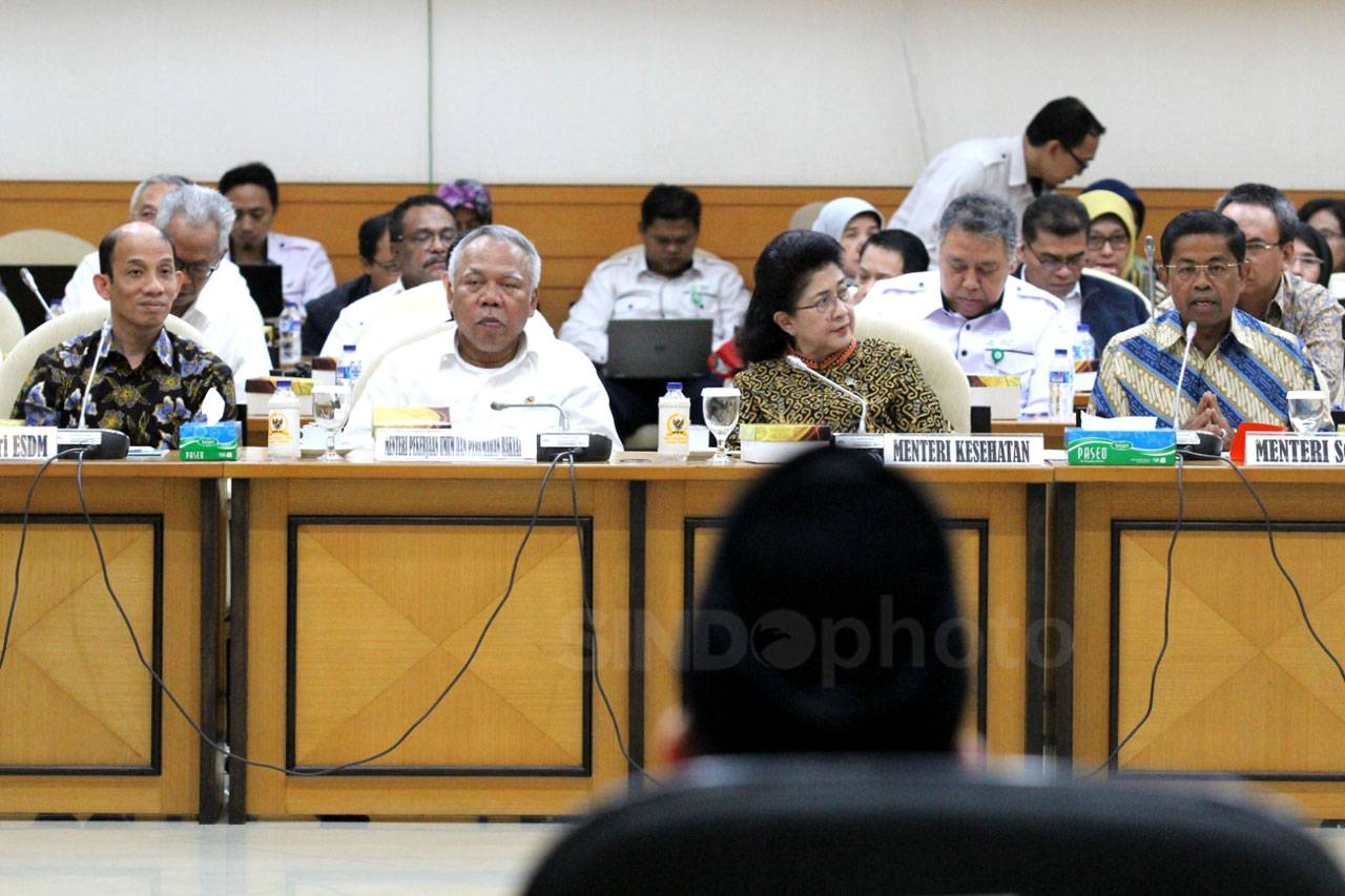 Empat Menteri Rapat...