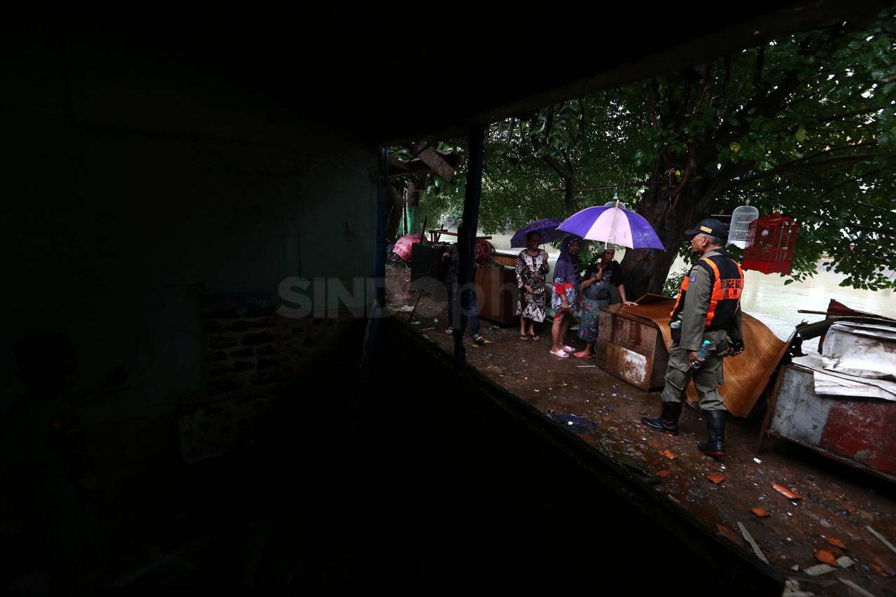 Ratusan Bangunan Liar...