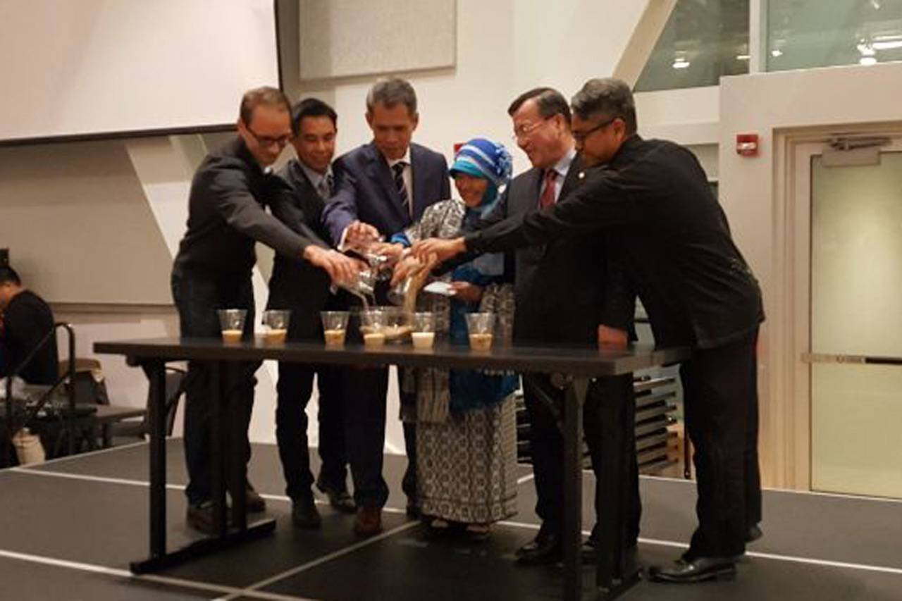 Makanan Indonesia Diserbu...
