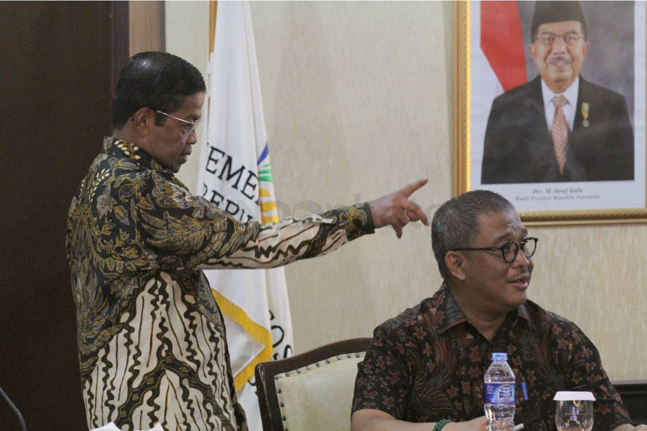Mensos Rakor dengan...