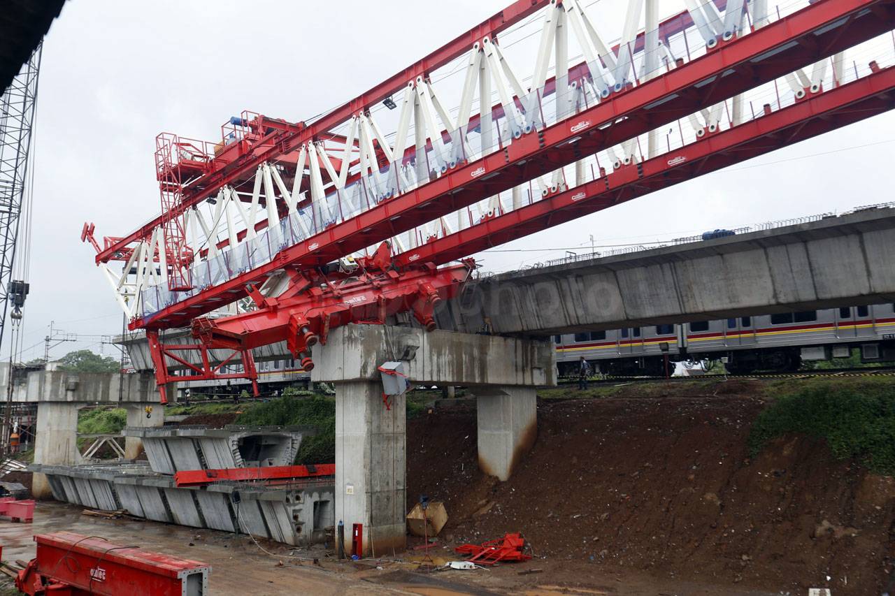 Crane Proyek Double...