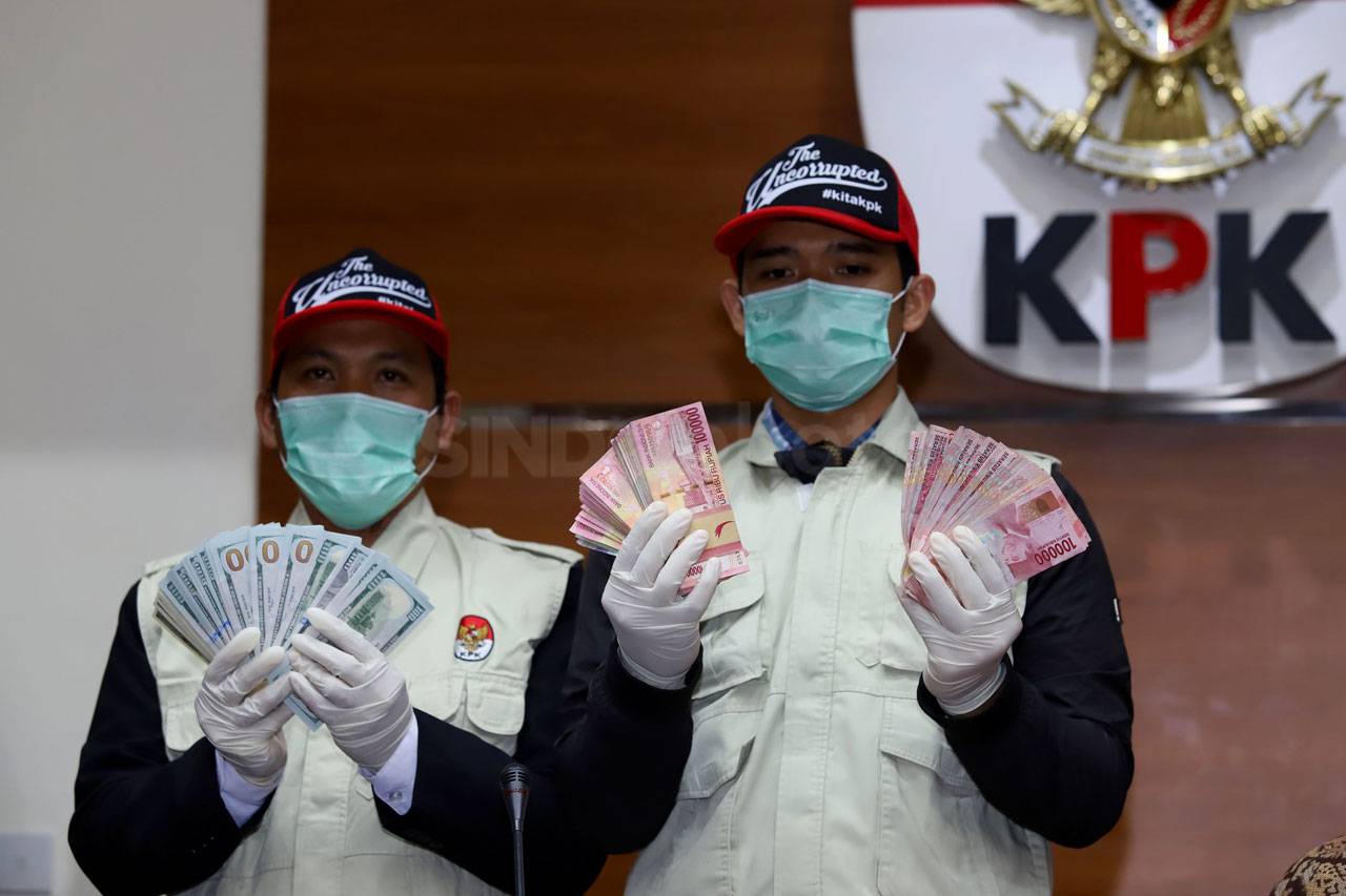 KPK Tunjukkan Uang Suap...