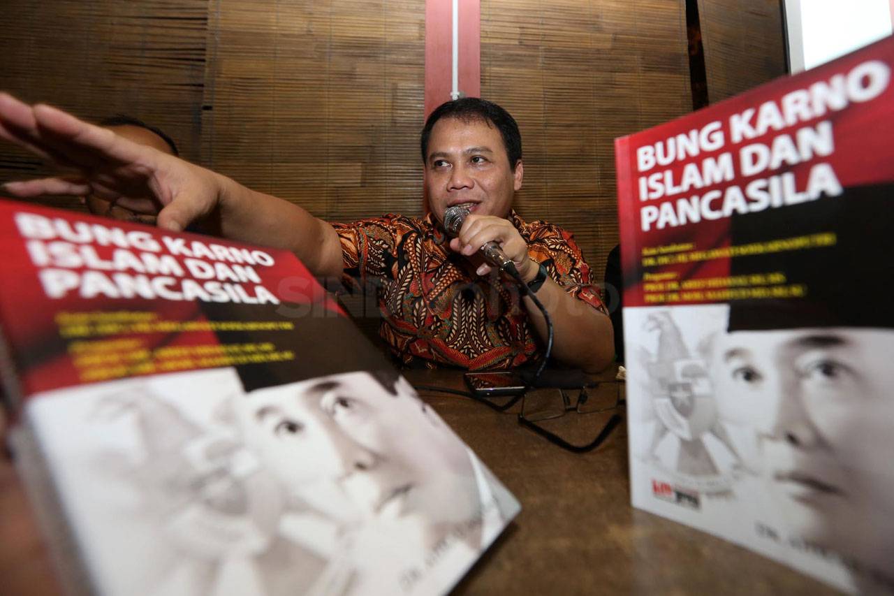 Bedah Buku Bung Karno,...