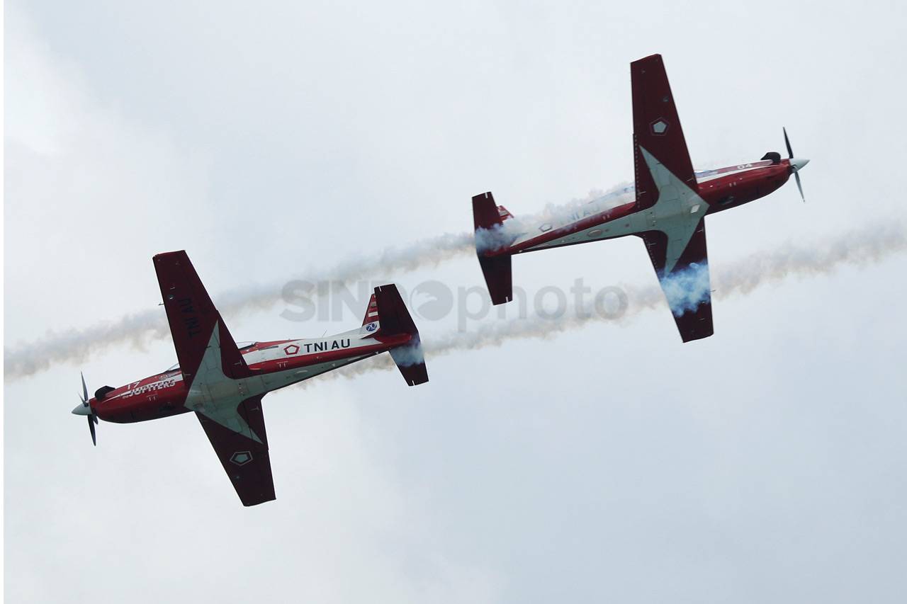 Tim Jupiter TNI AU Tampil...