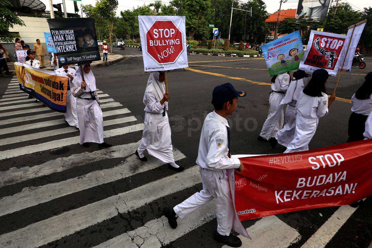 Pelajar dan Guru di...