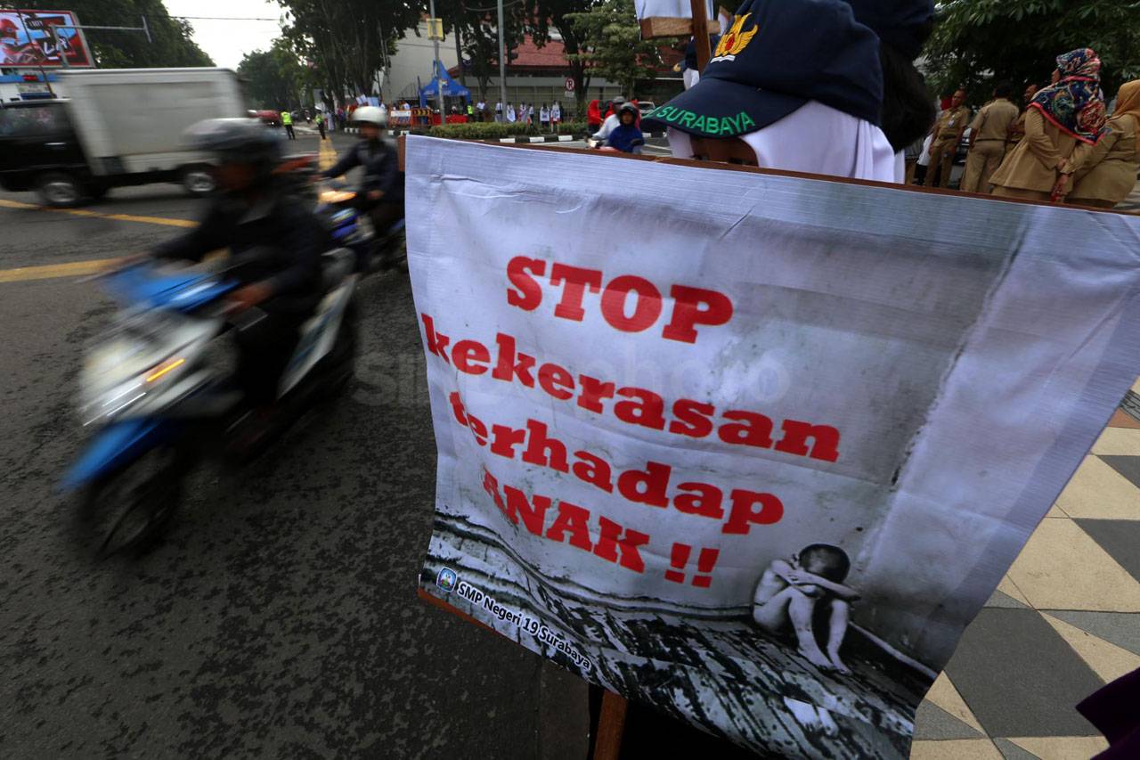 Pelajar dan Guru di...